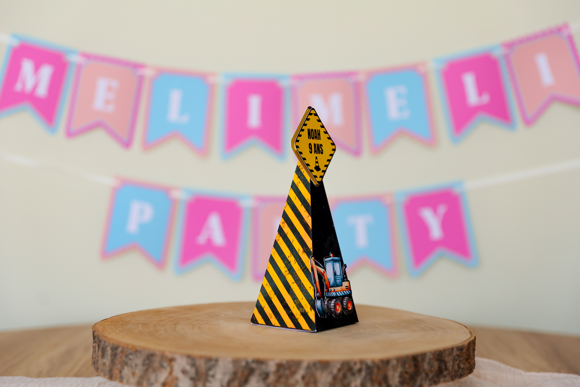Mini boîte triangle personnalisée Construction Melimeliparty