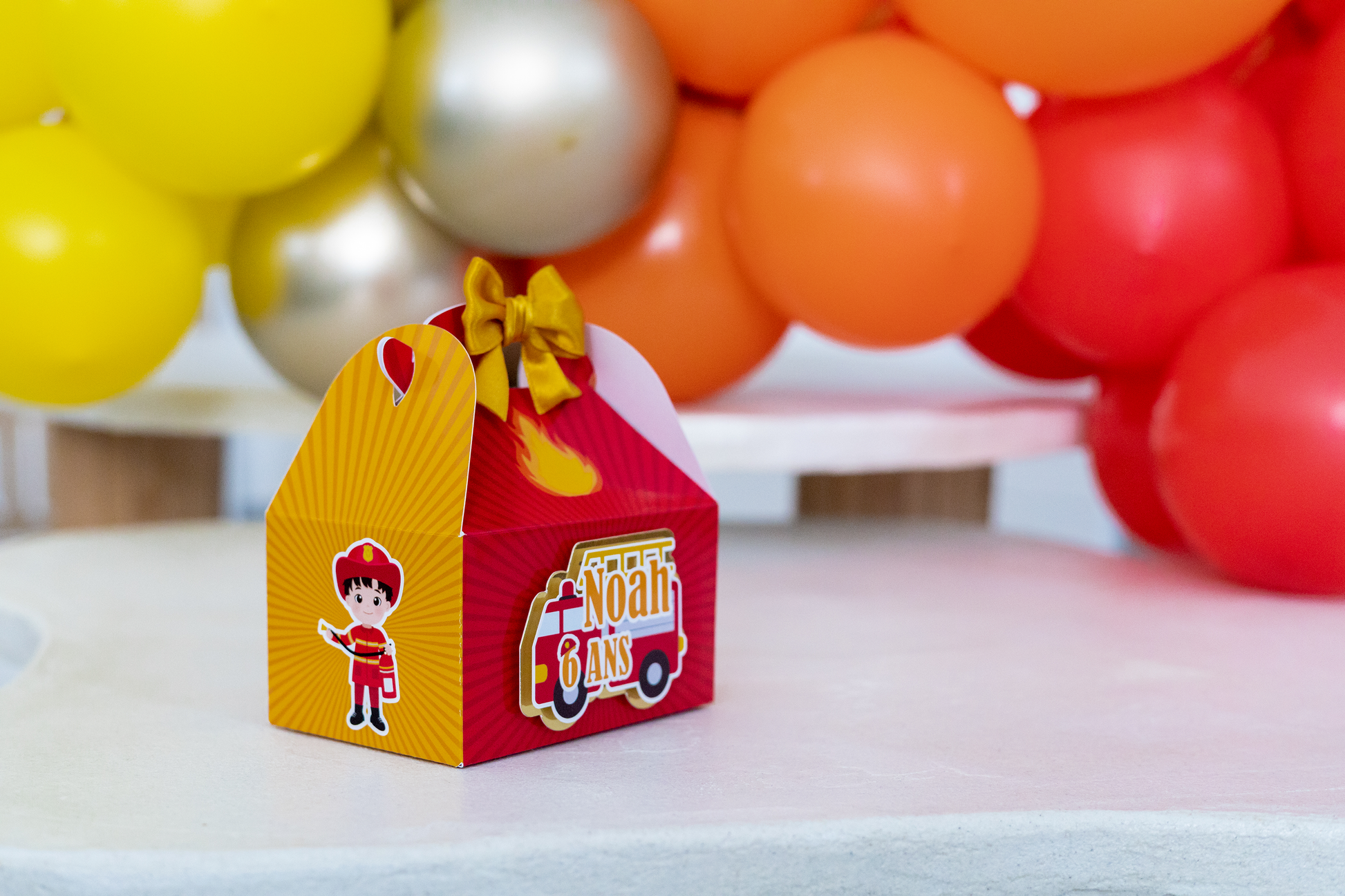 Mini boîte mini lunch personnalisée pompier Melimeliparty